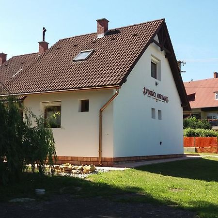 Pongrácz Apartman Zirc Exterior foto