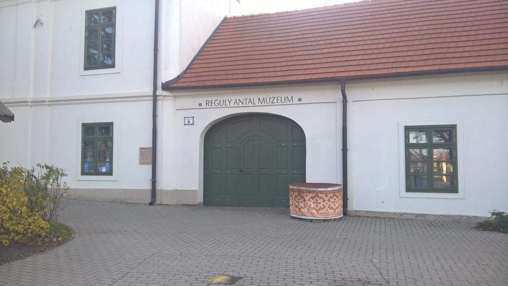 Pongrácz Apartman Zirc Exterior foto