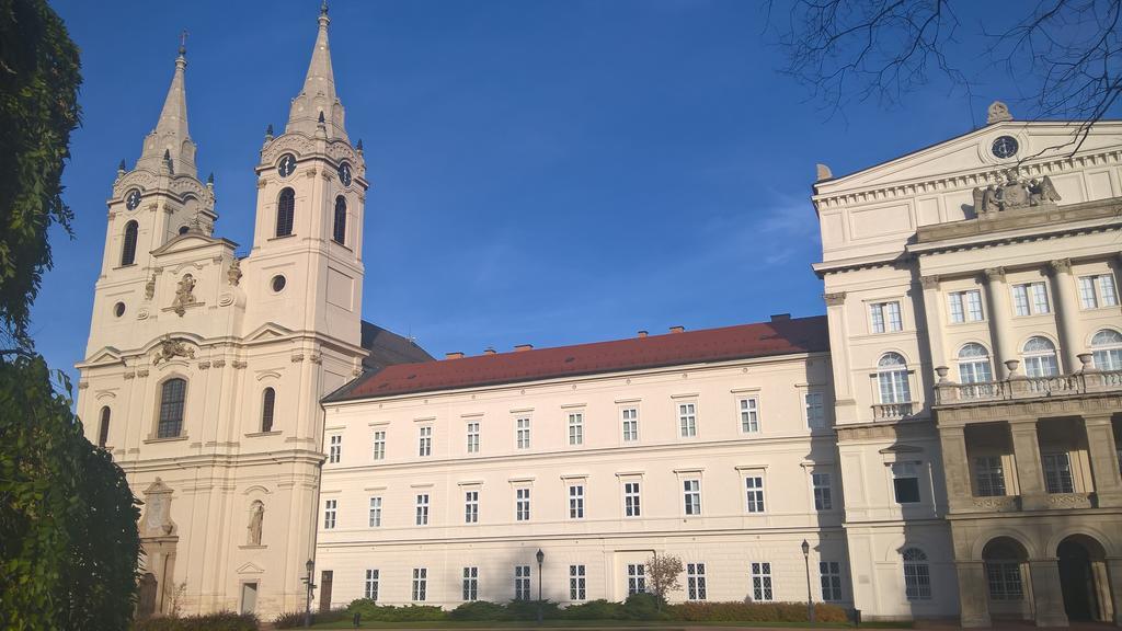 Pongrácz Apartman Zirc Exterior foto